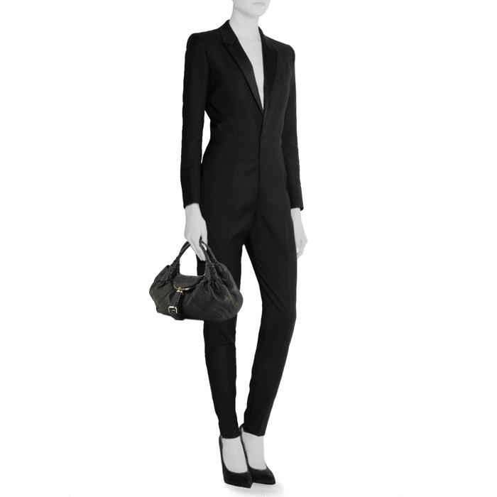 Fendi handbag in black leather - Detail D1