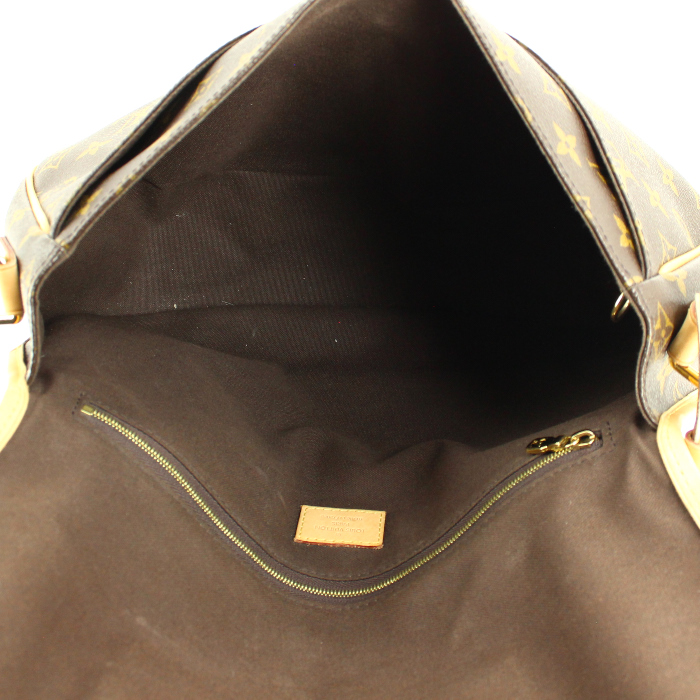Sac besace Louis Vuitton Menilmontant en toile monogram et cuir naturel - Detail D2
