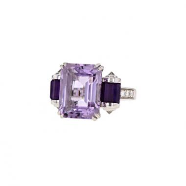 Mauboussin Couleur Baiser ring in white gold,  diamond and amethysts and in amethyst