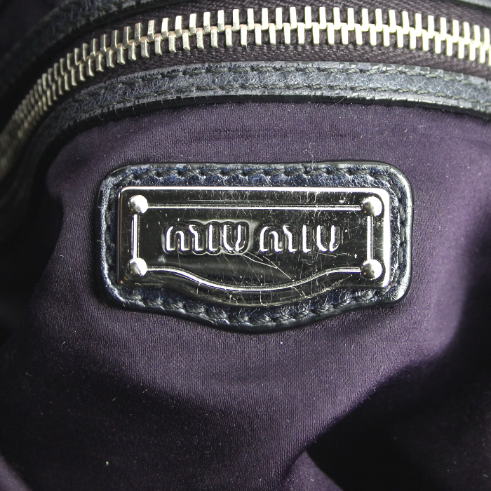 Sac à main Miu Miu en cuir bleu-foncé - Detail D3