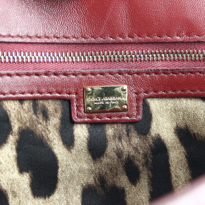 Sac à main Dolce & Gabbana grand modèle en python rouge - Detail D4