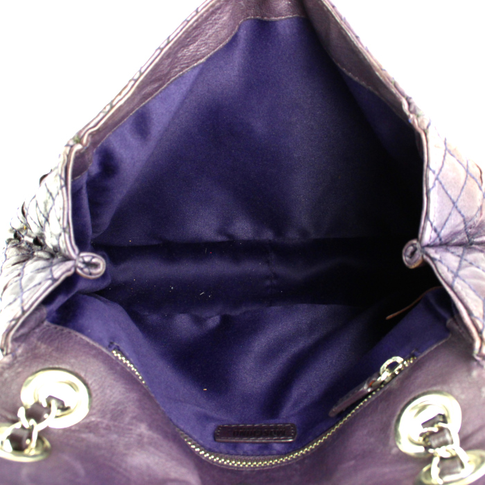 Moschino handbag in purple quilted leather - Detail D3