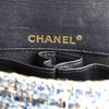 Bolso de mano Chanel East West en tweed azul - Detail D3 thumbnail