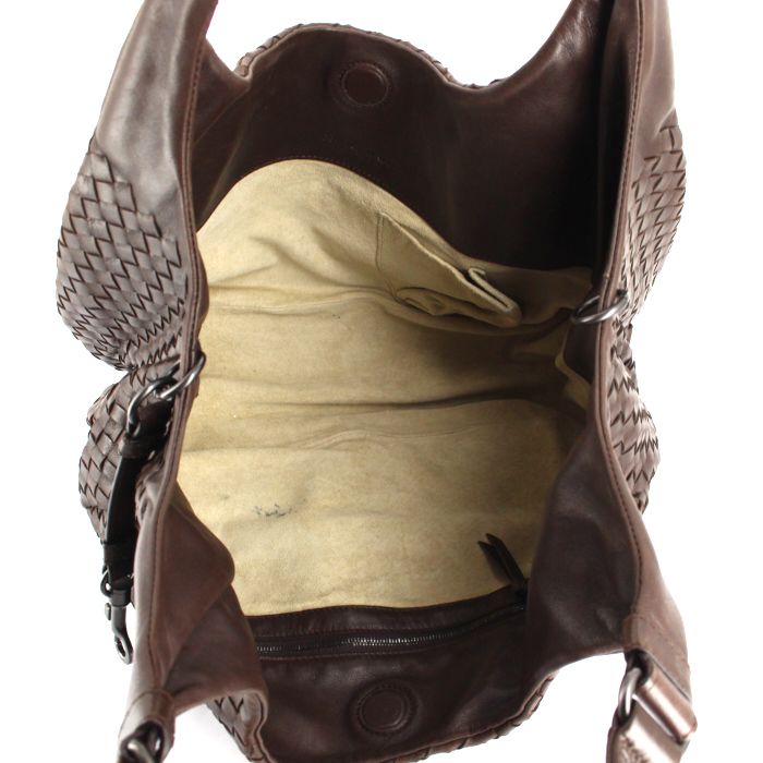 Bolso de mano Bottega Veneta en cuero intrecciato marrón - Detail D2