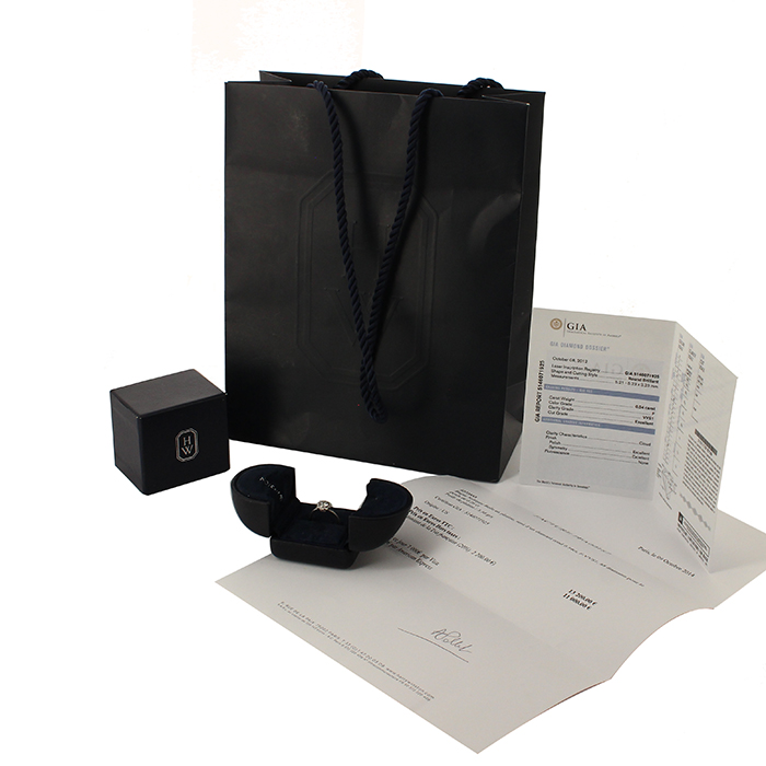 Bague solitaire Harry Winston Belle en platine et en diamant - Detail D2