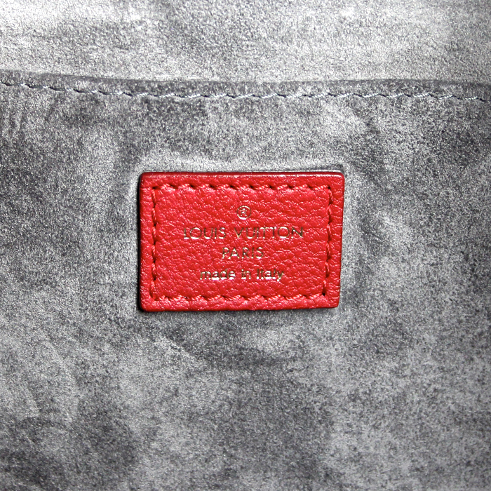 Louis Vuitton Sofia Coppola handbag in red grained leather - Detail D4