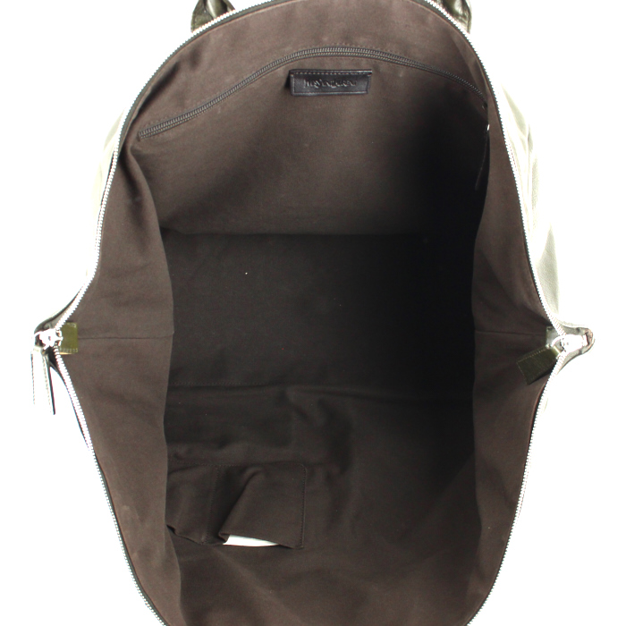 Sac de voyage Yves Saint Laurent Easy en cuir vert-olive - Detail D2