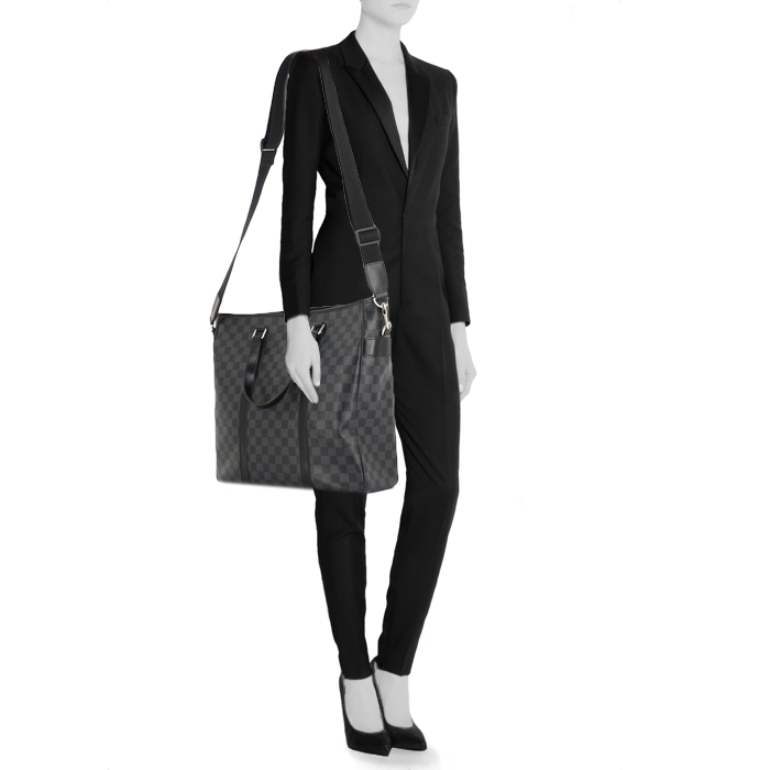 Louis Vuitton briefcase in damier canvas and black leather - Detail D2