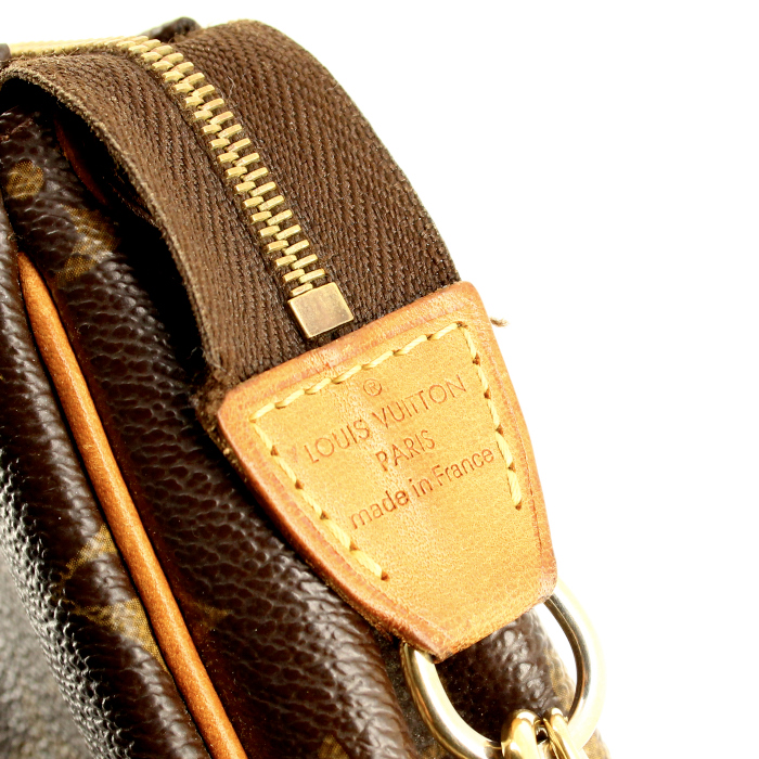 Louis Vuitton Pochette accessoires pouch in monogram canvas and natural leather - Detail D3