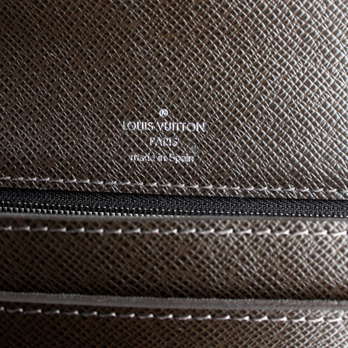 Louis Vuitton Belaia Clutch 322959 | Collector Square