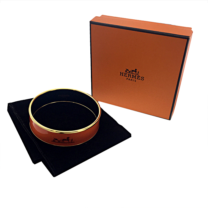 Brazalete Hermes modelo grande en esmalte naranja y metal chapado en oro - Detail D2