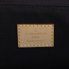 Sac à main Louis Vuitton Bellevue en cuir vernis monogram violet - Detail D3 thumbnail
