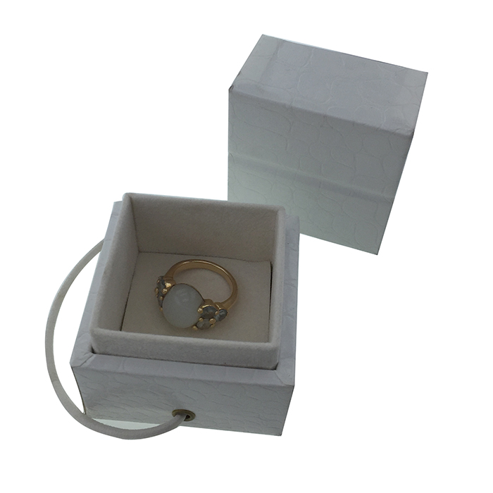Anello Pomellato Luna in oro rosa, pietra di luna e quarzo argentato - Detail D2