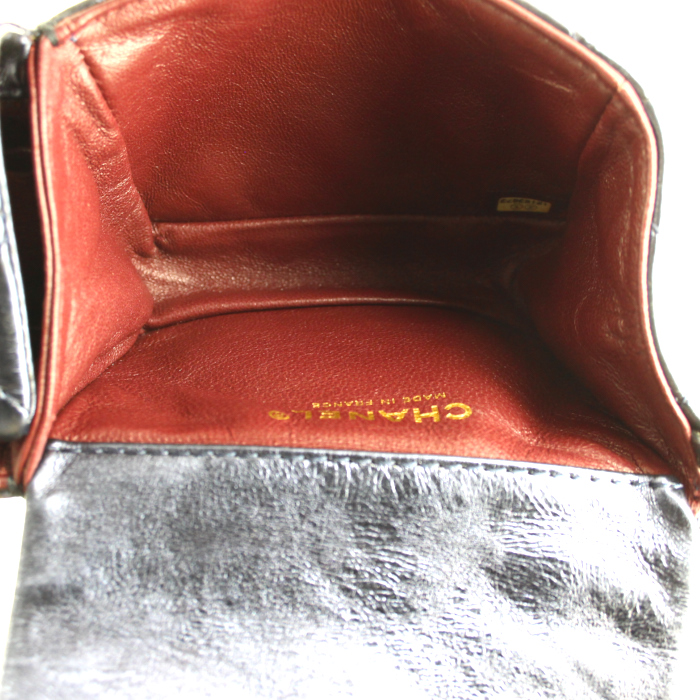 Sac/pochette Chanel en cuir matelassé bleu - Detail D3