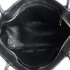 Bolso de mano Chanel Medaillon en cuero granulado acolchado negro - Detail D2 thumbnail