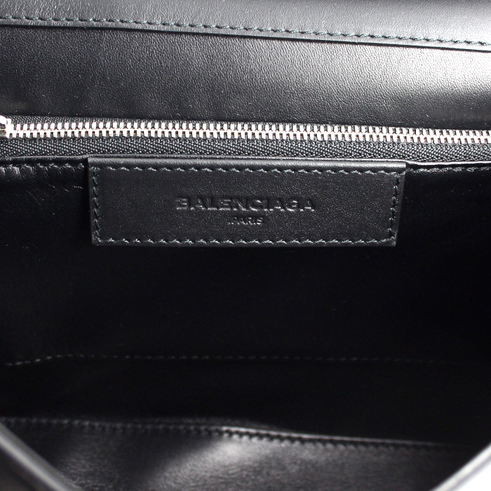 Balenciaga handbag in black leather - Detail D4