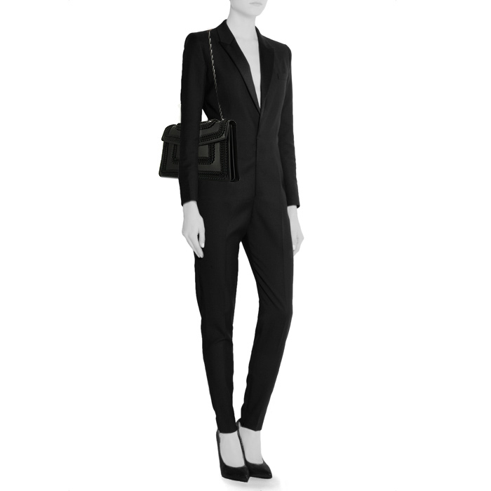 Bulgari Serpenti handbag in black leather - Detail D2