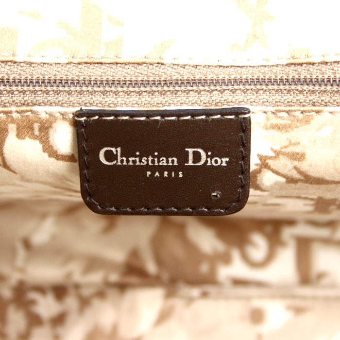 Bolso de mano Dior Détective en cuero marrón - Detail D3