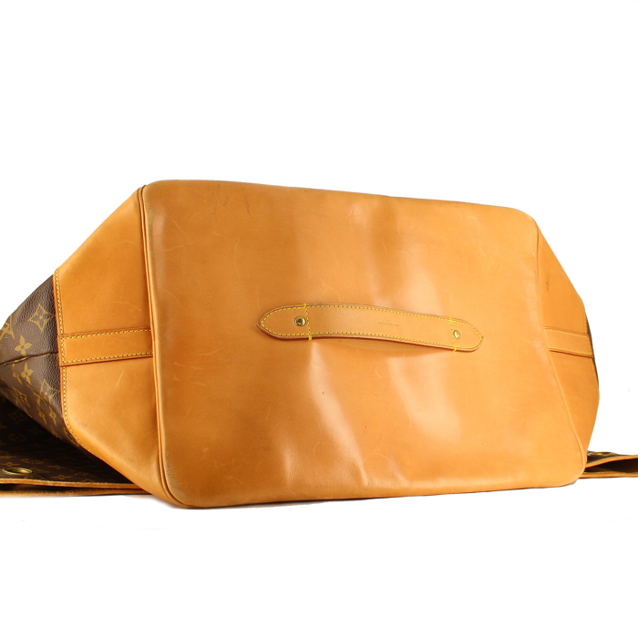 Bolso formato bolsa Louis Vuitton en lona Monogram y cuero natural - Detail D2