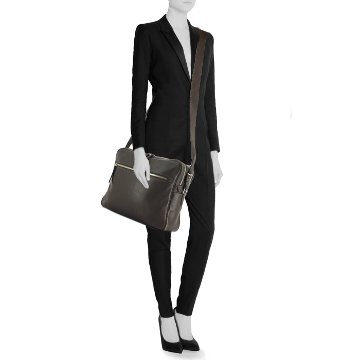 Hermes handbag in brown leather and brown canvas - Detail D1