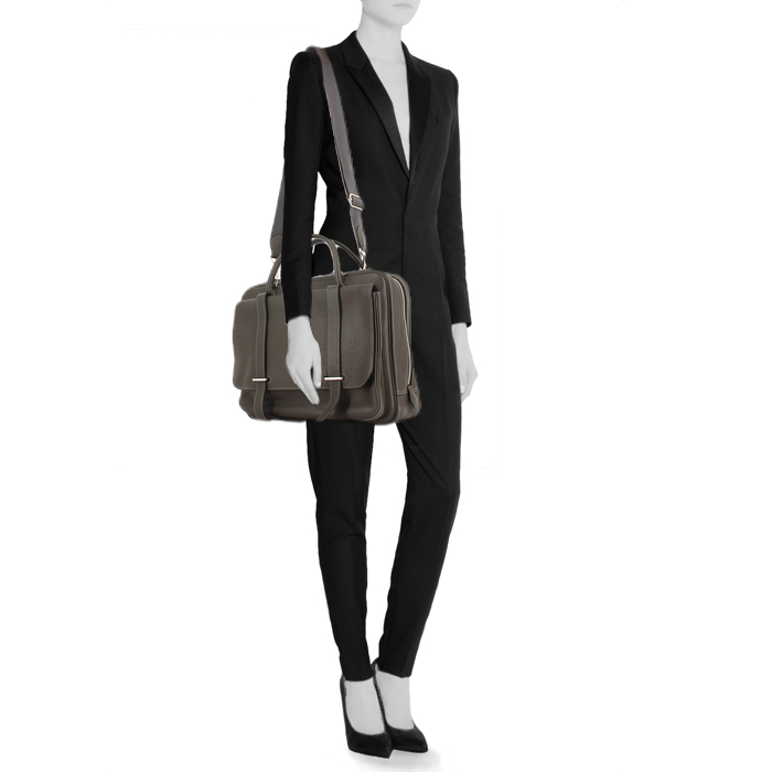 Hermes messenger bag in grey togo leather - Detail D2