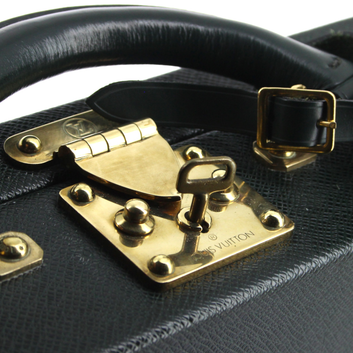 Louis Vuitton President briefcase in green taiga leather - Detail D4