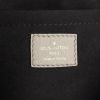 Borsa bisaccia Louis Vuitton in pelle Mahina beige - Detail D3 thumbnail