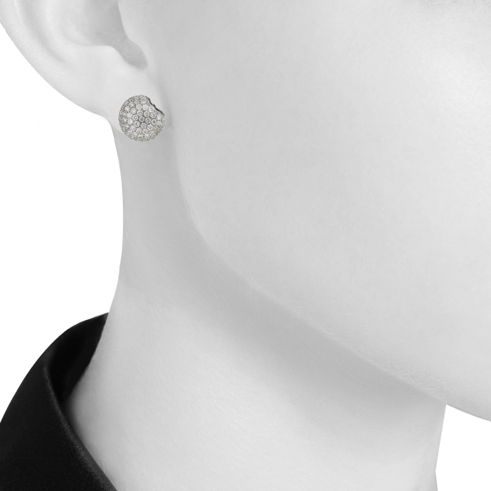 Paire de puces d'oreilles Boucheron Tentation Macaron petit modèle en or blanc,  diamants et saphir noir - Detail D1