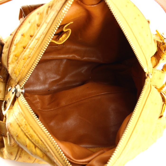 Sac à main Celine en autruche marron - Detail D2