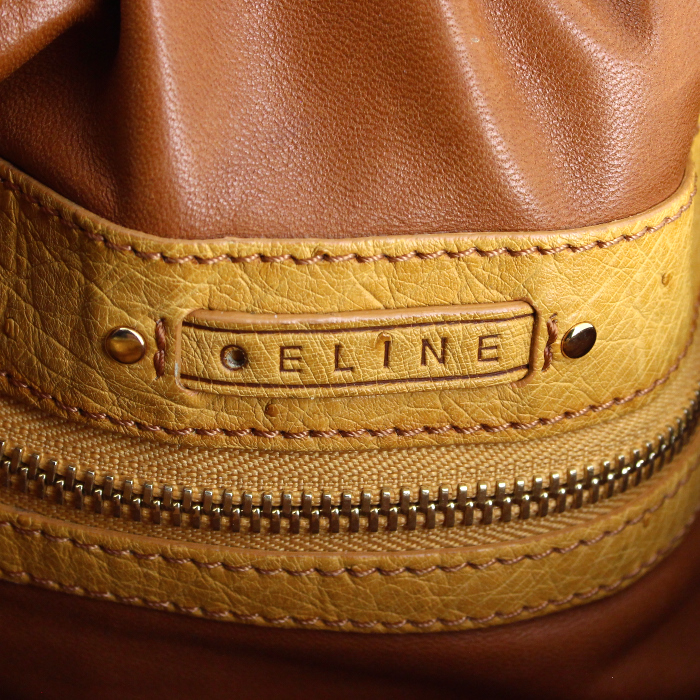 Bolso de mano Celine en avestruz marrón - Detail D3