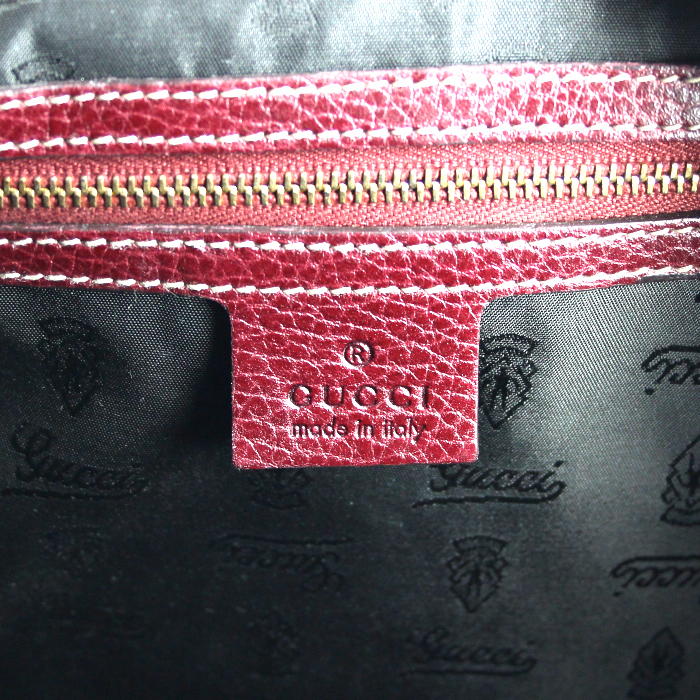 Gucci Aviatrix handbag in burgundy grained leather - Detail D3