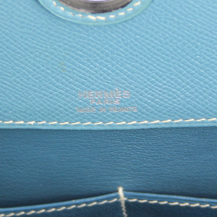 Hermes Dalvy handbag in light blue leather and off-white canvas - Detail D3