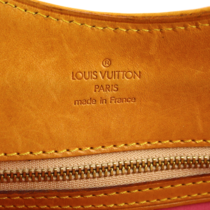 Louis Vuitton shopping bag in pink patent leather and pink monogram canvas - Detail D4