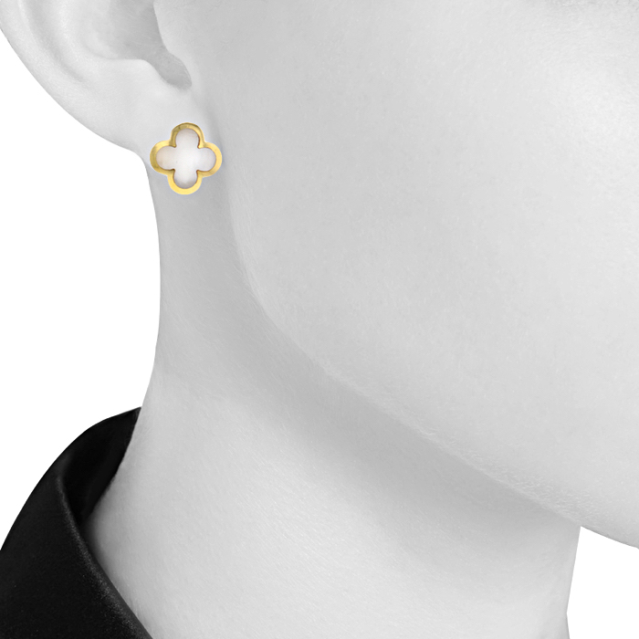 Van Cleef & Arpels Pure Alhambra large model earrings in yellow gold and mother of pearl - Detail D1