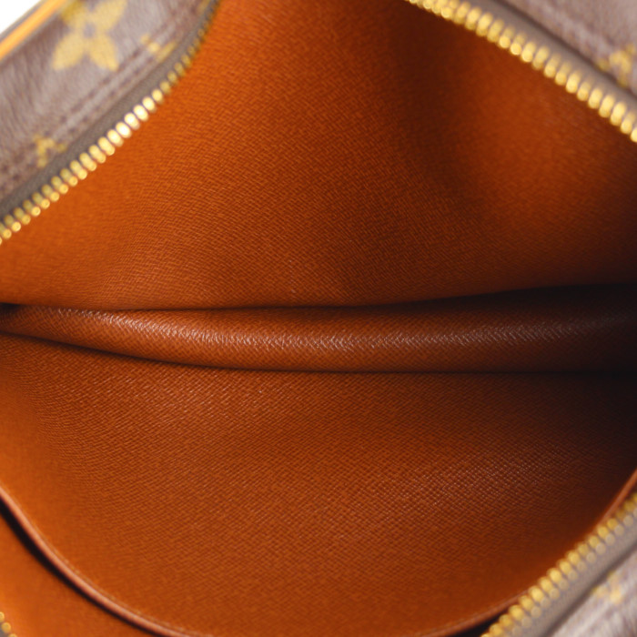 Pochette Louis Vuitton Compiègne en toile monogram marron et cuir naturel - Detail D2