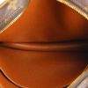 Bolsito de mano Louis Vuitton Compiègne en lona Monogram marrón y cuero natural - Detail D2 thumbnail