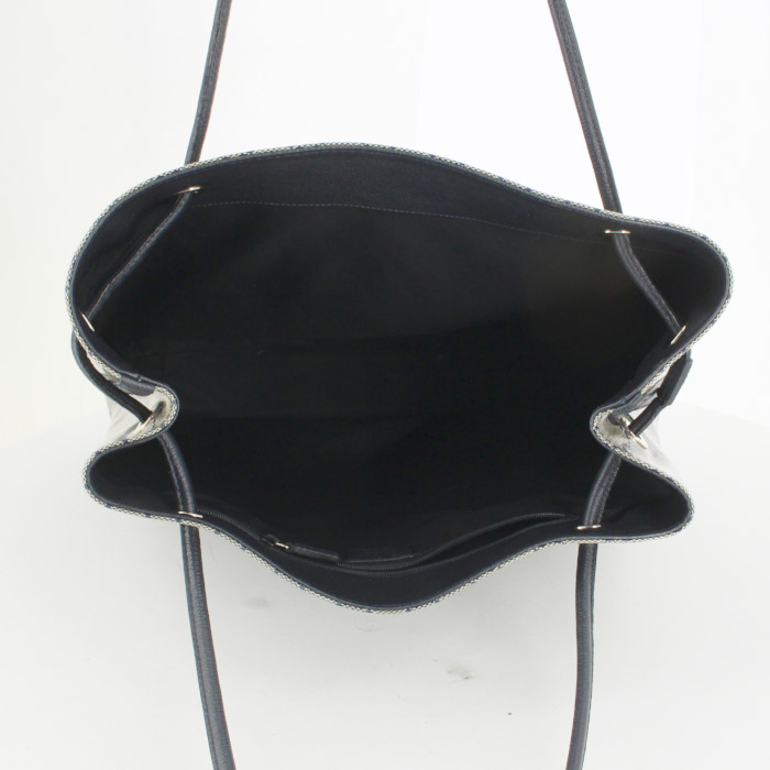 Bolso Cabás Gucci en lona Monogram revestida gris y azul y cuero azul marino - Detail D2