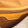Sac à main Louis Vuitton Looping moyen modèle en toile monogram marron et cuir naturel - Detail D3 thumbnail