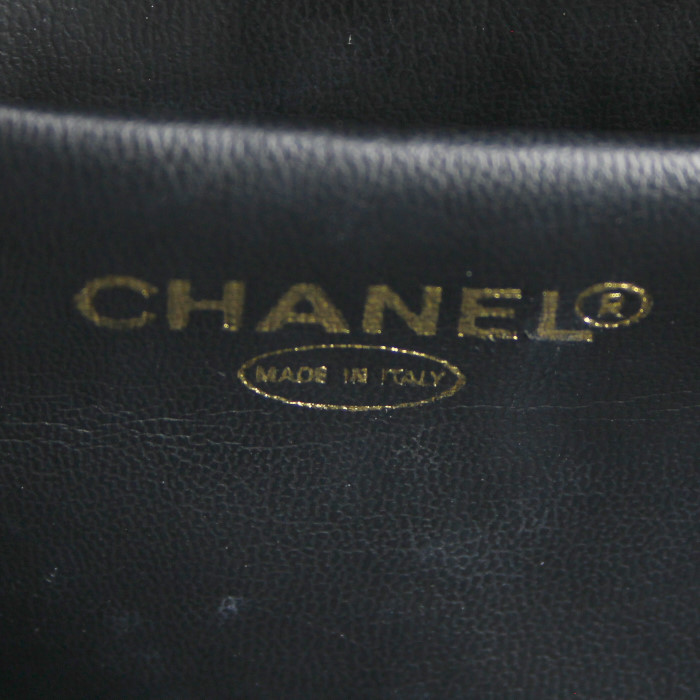 Vanity Chanel Vanity en cuero granulado negro - Detail D3