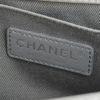 Sac à main Chanel Boy en cuir argenté - Detail D3 thumbnail