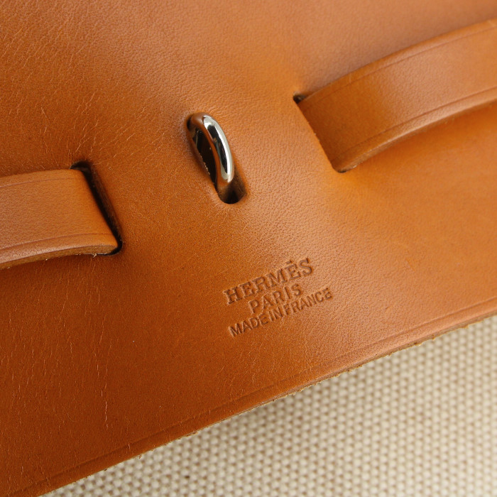 Sac de voyage Hermes Herbag en toile beige et cuir gold - Detail D4