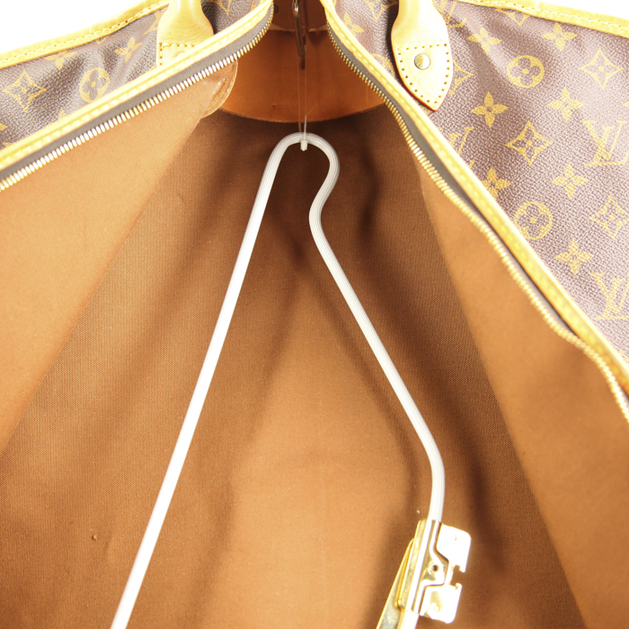 Porte-habits Louis Vuitton en toile monogram et cuir naturel - Detail D2
