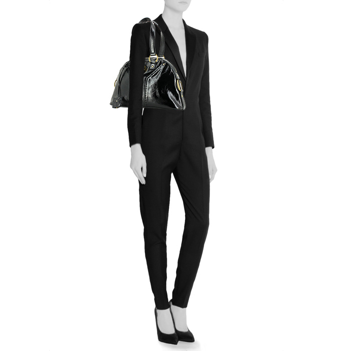 Yves Saint Laurent Muse handbag in black patent leather - Detail D1