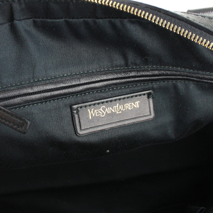 Yves Saint Laurent Muse medium size handbag in black patent leather - Detail D3