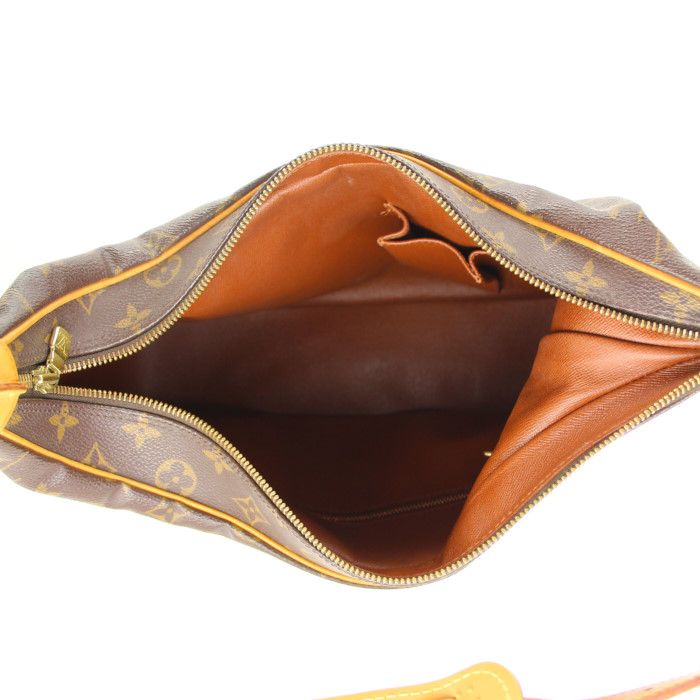 Borsa bisaccia Louis Vuitton Boulogne in tessuto monogrammato marrone - Detail D2