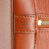 Bolso de mano Louis Vuitton Alma en cuero Epi marrón - Detail D3 thumbnail
