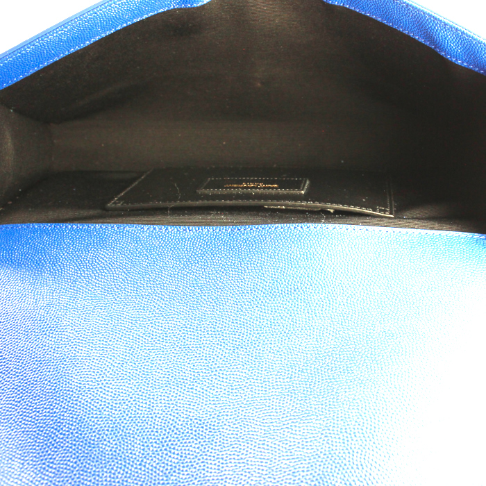 Pochette Saint Laurent en cuir grainé bleu - Detail D2