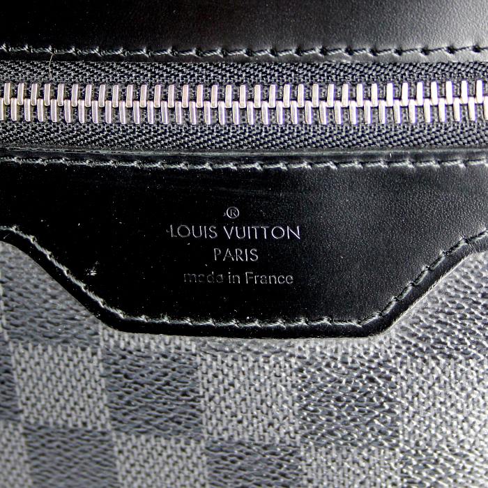 Louis Vuitton messenger bag in damier coated canvas - Detail D3