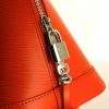 Louis Vuitton handbag in orange epi leather - Detail D4 thumbnail