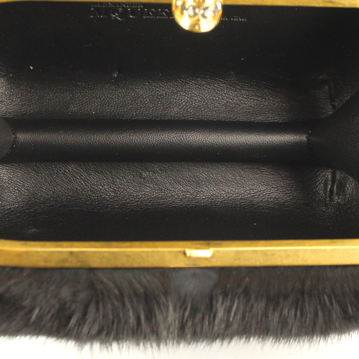 Pochette in pelliccia nera - Detail D2